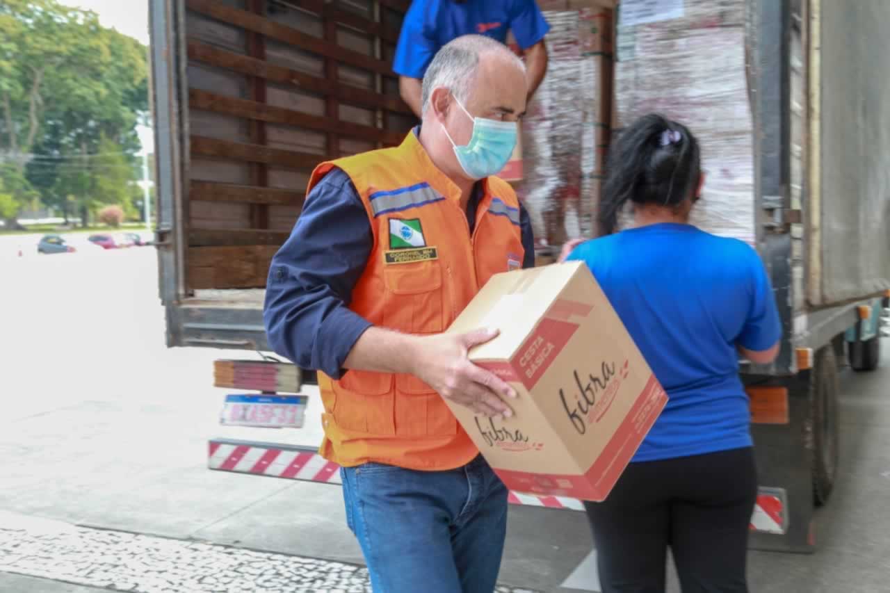 A edição 2021 da campanha Cesta Solidária Paraná, encerrada na terça-feira (06), conseguiu arrecadar mais de 200 toneladas de alimentos. Foto Gilson abreu/AEN