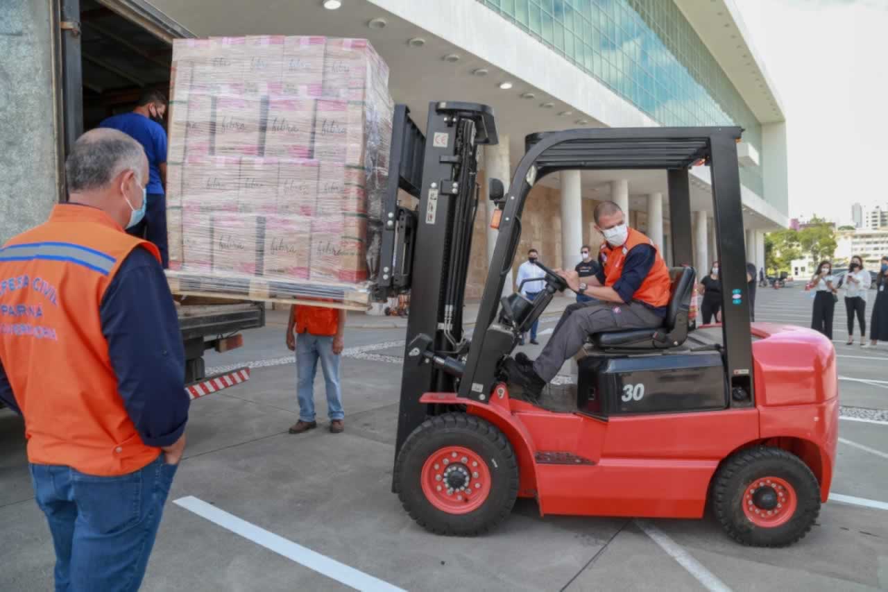 A edição 2021 da campanha Cesta Solidária Paraná, encerrada na terça-feira (06), conseguiu arrecadar mais de 200 toneladas de alimentos. Foto Gilson abreu/AEN