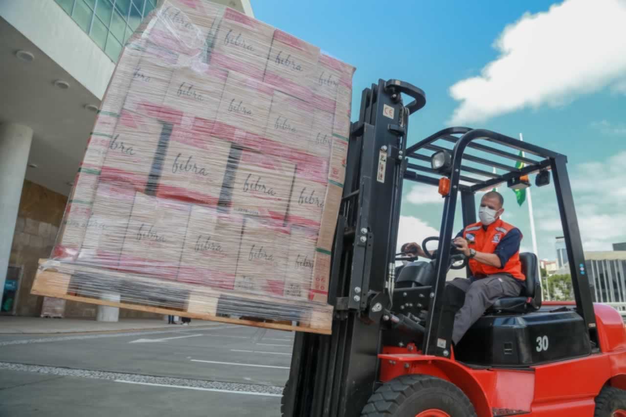A edição 2021 da campanha Cesta Solidária Paraná, encerrada na terça-feira (06), conseguiu arrecadar mais de 200 toneladas de alimentos. Foto Gilson abreu/AEN