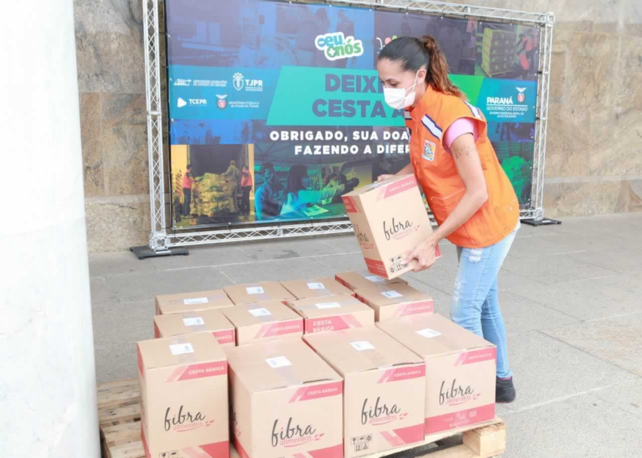 A edição 2021 da campanha Cesta Solidária Paraná, encerrada na terça-feira (06), conseguiu arrecadar mais de 200 toneladas de alimentos. Foto Gilson abreu/AEN