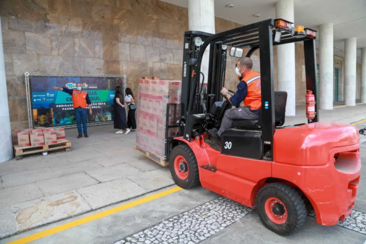 A edição 2021 da campanha Cesta Solidária Paraná, encerrada na terça-feira (06), conseguiu arrecadar mais de 200 toneladas de alimentos. Foto Gilson abreu/AEN