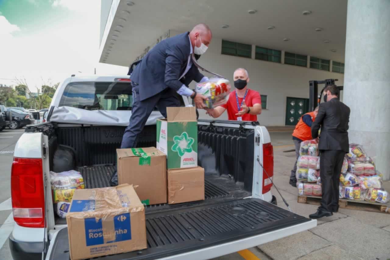 A edição 2021 da campanha Cesta Solidária Paraná, encerrada na terça-feira (06), conseguiu arrecadar mais de 200 toneladas de alimentos. Foto Gilson abreu/AEN