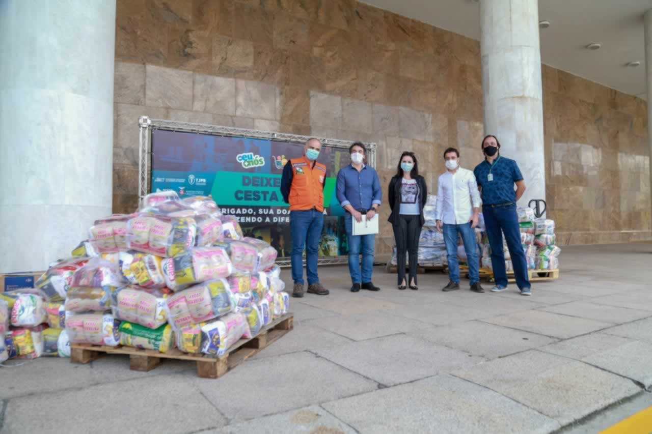 A edição 2021 da campanha Cesta Solidária Paraná, encerrada na terça-feira (06), conseguiu arrecadar mais de 200 toneladas de alimentos. Foto Gilson abreu/AEN