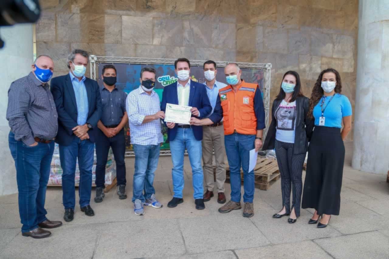 A edição 2021 da campanha Cesta Solidária Paraná, encerrada na terça-feira (06), conseguiu arrecadar mais de 200 toneladas de alimentos. Foto Gilson abreu/AEN