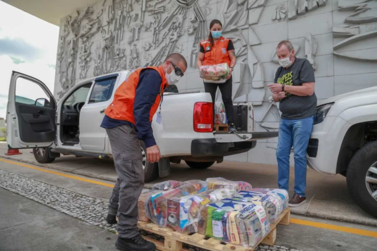A edição 2021 da campanha Cesta Solidária Paraná, encerrada na terça-feira (06), conseguiu arrecadar mais de 200 toneladas de alimentos. Foto Gilson abreu/AEN