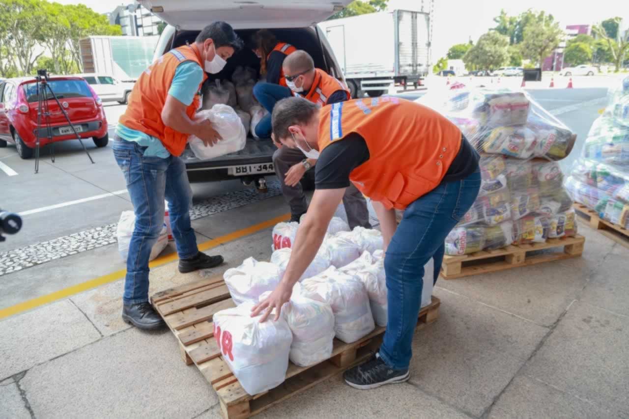 A edição 2021 da campanha Cesta Solidária Paraná, encerrada na terça-feira (06), conseguiu arrecadar mais de 200 toneladas de alimentos. Foto Gilson abreu/AEN