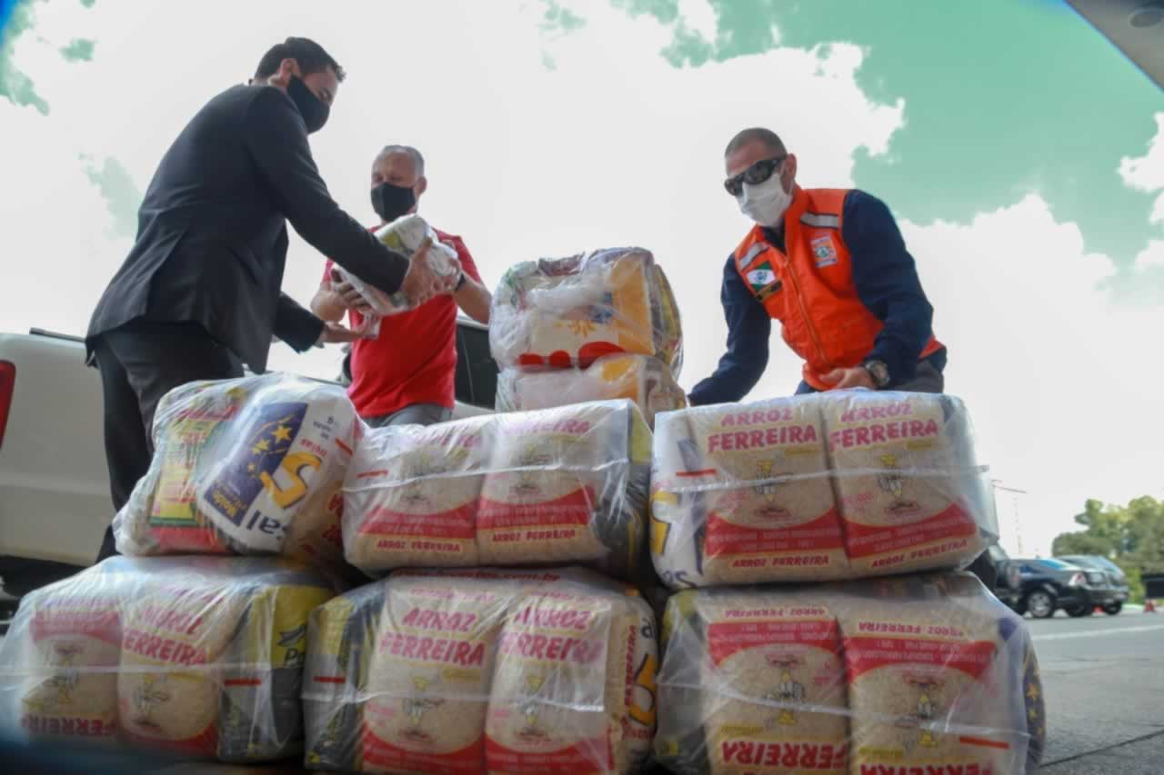 A edição 2021 da campanha Cesta Solidária Paraná, encerrada na terça-feira (06), conseguiu arrecadar mais de 200 toneladas de alimentos. Foto Gilson abreu/AEN