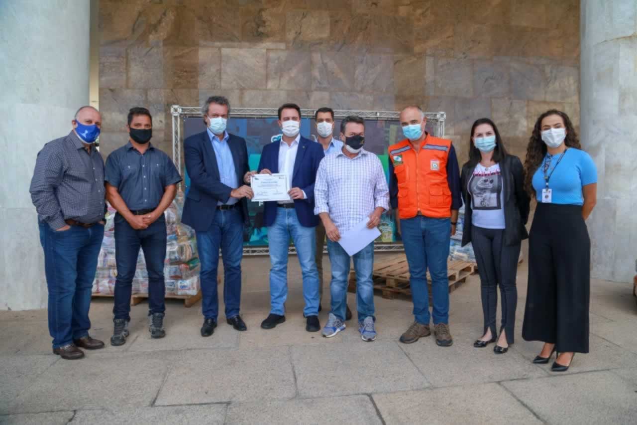 A edição 2021 da campanha Cesta Solidária Paraná, encerrada na terça-feira (06), conseguiu arrecadar mais de 200 toneladas de alimentos. Foto Gilson abreu/AEN