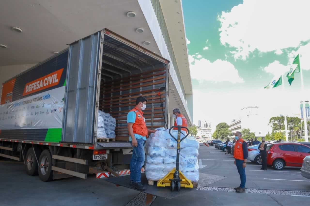 A edição 2021 da campanha Cesta Solidária Paraná, encerrada na terça-feira (06), conseguiu arrecadar mais de 200 toneladas de alimentos. Foto Gilson abreu/AEN
