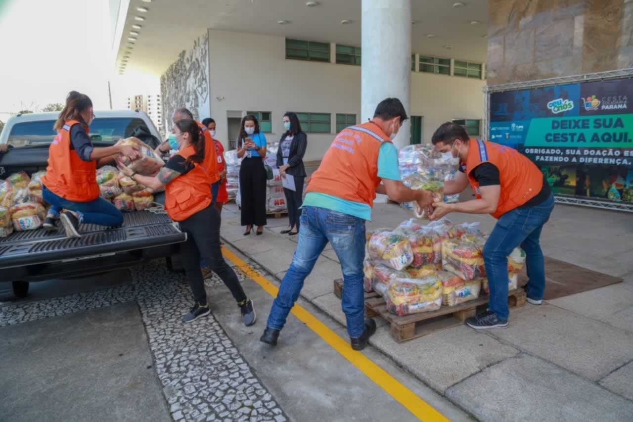 A edição 2021 da campanha Cesta Solidária Paraná, encerrada na terça-feira (06), conseguiu arrecadar mais de 200 toneladas de alimentos. Foto Gilson abreu/AEN