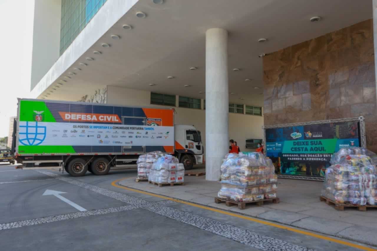 A edição 2021 da campanha Cesta Solidária Paraná, encerrada na terça-feira (06), conseguiu arrecadar mais de 200 toneladas de alimentos. Foto Gilson abreu/AEN