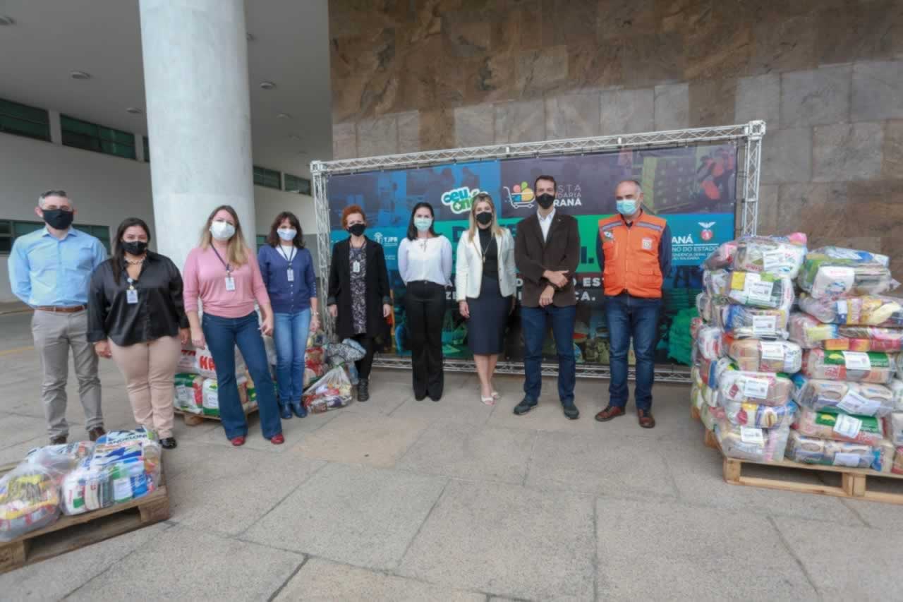 A edição 2021 da campanha Cesta Solidária Paraná, encerrada na terça-feira (06), conseguiu arrecadar mais de 200 toneladas de alimentos. Foto Gilson abreu/AEN