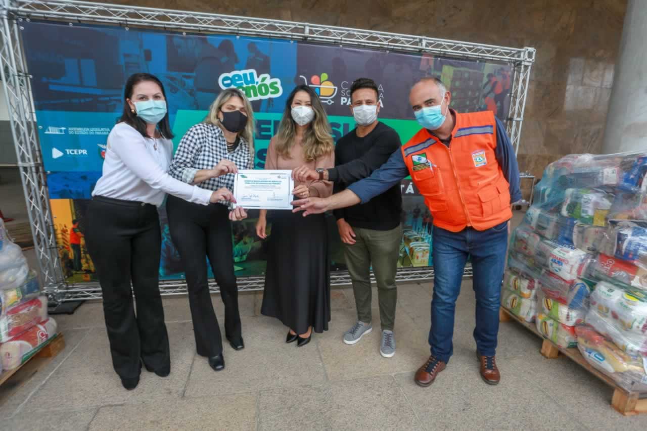 A edição 2021 da campanha Cesta Solidária Paraná, encerrada na terça-feira (06), conseguiu arrecadar mais de 200 toneladas de alimentos. Foto Gilson abreu/AEN