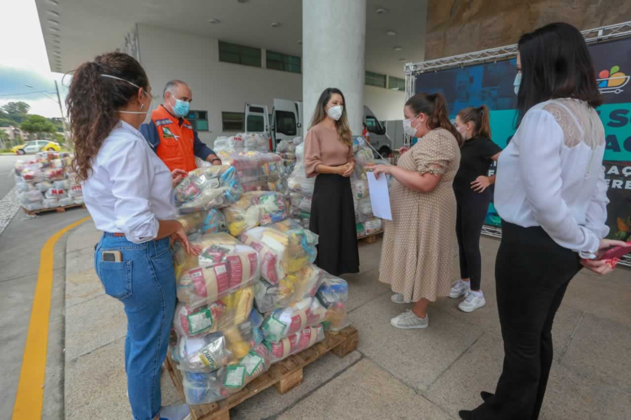 A edição 2021 da campanha Cesta Solidária Paraná, encerrada na terça-feira (06), conseguiu arrecadar mais de 200 toneladas de alimentos. Foto Gilson abreu/AEN
