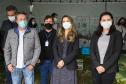 A primeira-dama Luciana Saito Massa, que preside o Conselho de Ação Solidária, e o secretário de Desenvolvimento Sustentável e do Turismo, Márcio Nunes, participam da distribuição de mudas da campanha Floresce Paraná.F oto: Valdelino Pontes