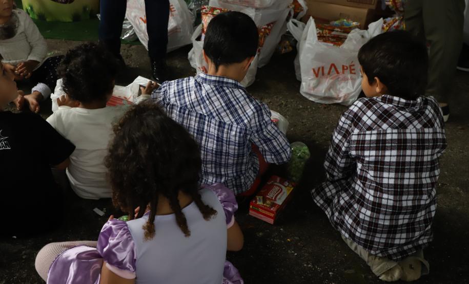 Campanha de Natal do Estado atende 5,3 mil crianças e idosos com ações de voluntariado. Foto: Ari Dias/AEN