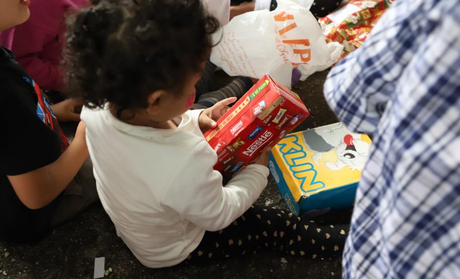 Campanha de Natal do Estado atende 5,3 mil crianças e idosos com ações de voluntariado. Foto: Ari Dias/AEN
