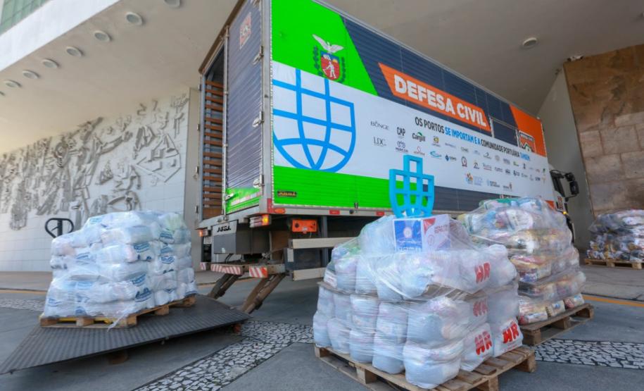 A edição 2021 da campanha Cesta Solidária Paraná, encerrada na terça-feira (06), conseguiu arrecadar mais de 200 toneladas de alimentos. Foto Gilson abreu/AEN