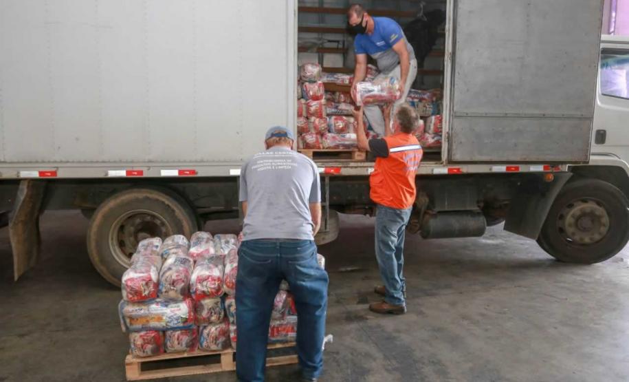 A edição 2021 da campanha Cesta Solidária Paraná, encerrada na terça-feira (06), conseguiu arrecadar mais de 200 toneladas de alimentos. Foto Gilson abreu/AEN