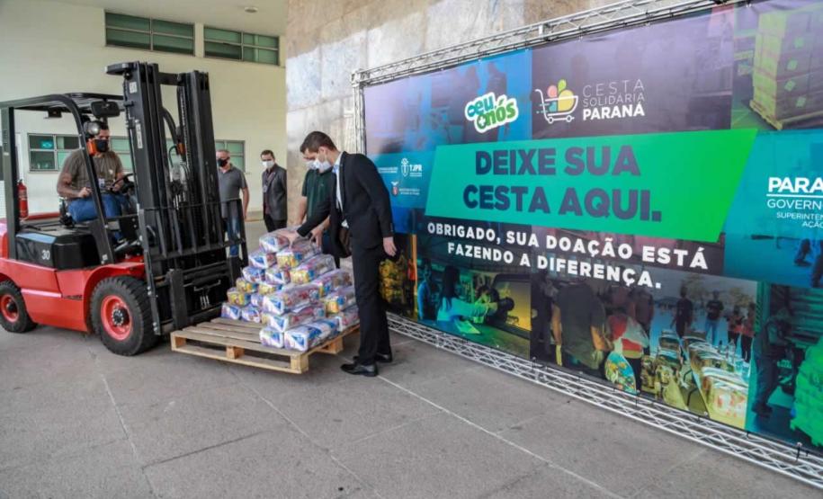 A edição 2021 da campanha Cesta Solidária Paraná, encerrada na terça-feira (06), conseguiu arrecadar mais de 200 toneladas de alimentos. Foto Gilson abreu/AEN