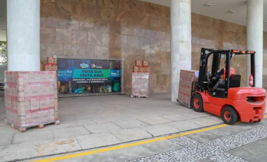 A edição 2021 da campanha Cesta Solidária Paraná, encerrada na terça-feira (06), conseguiu arrecadar mais de 200 toneladas de alimentos. Foto Gilson abreu/AEN