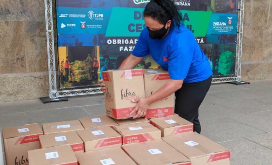 A edição 2021 da campanha Cesta Solidária Paraná, encerrada na terça-feira (06), conseguiu arrecadar mais de 200 toneladas de alimentos. Foto Gilson abreu/AEN