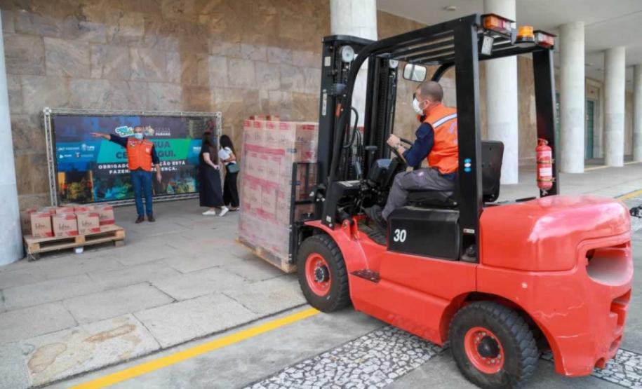 A edição 2021 da campanha Cesta Solidária Paraná, encerrada na terça-feira (06), conseguiu arrecadar mais de 200 toneladas de alimentos. Foto Gilson abreu/AEN
