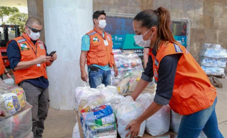 A edição 2021 da campanha Cesta Solidária Paraná, encerrada na terça-feira (06), conseguiu arrecadar mais de 200 toneladas de alimentos. Foto Gilson abreu/AEN