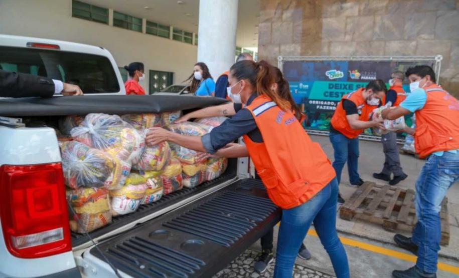 A edição 2021 da campanha Cesta Solidária Paraná, encerrada na terça-feira (06), conseguiu arrecadar mais de 200 toneladas de alimentos. Foto Gilson abreu/AEN
