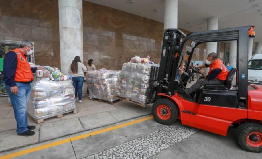 A edição 2021 da campanha Cesta Solidária Paraná, encerrada na terça-feira (06), conseguiu arrecadar mais de 200 toneladas de alimentos. Foto Gilson abreu/AEN