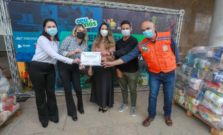 A edição 2021 da campanha Cesta Solidária Paraná, encerrada na terça-feira (06), conseguiu arrecadar mais de 200 toneladas de alimentos. Foto Gilson abreu/AEN