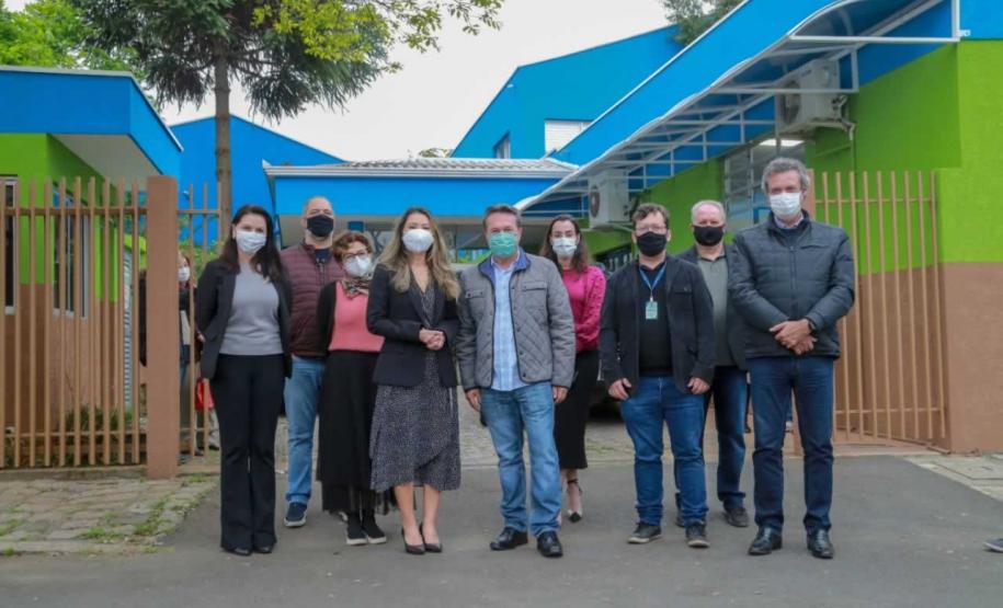 O Governador Carlos Massa Ratinho Junior participa nesta sexta-feira (28), da campanha Floresce Paraná, em comemoração ao Dia Nacional do Voluntariado. A ação é liderada pela primeira-dama do Estado e presidente do Conselho de Ação Solidária, Luciana Saito Massa. Acompanhados do secretário do Desenvolvimento Sustentável e do Turismo, Marcio Nunes. Curitiba, 28/08/2020. Foto: Geraldo Bubniak/AEN