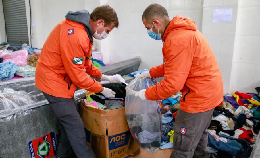 Ponto de arrecadação de cobertores e roupas. Foto: Valdelino Pontes