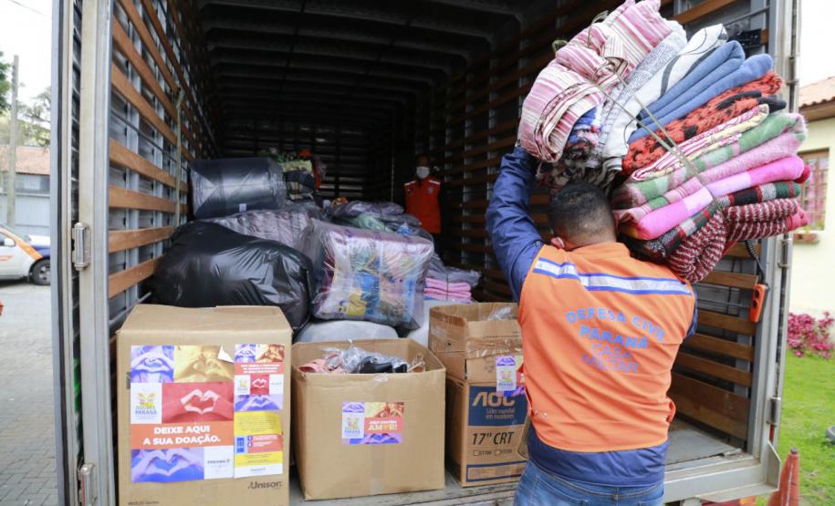 Ponto de arrecadação de cobertores e roupas. Foto: Valdelino Pontes