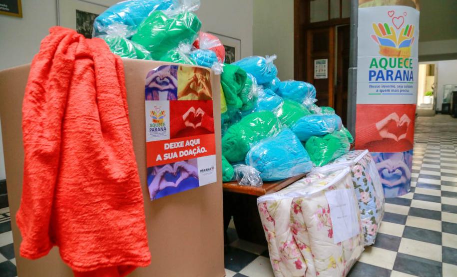 Ponto de arrecadação de cobertores e roupas. Foto: Valdelino Pontes
