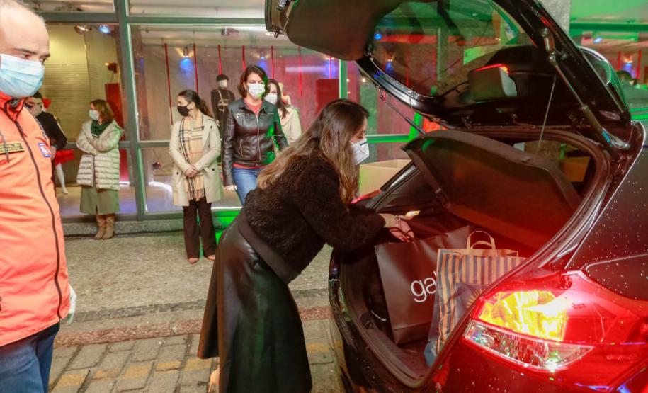 Ponto de arrecadação de cobertores e roupas. Foto: Valdelino Pontes